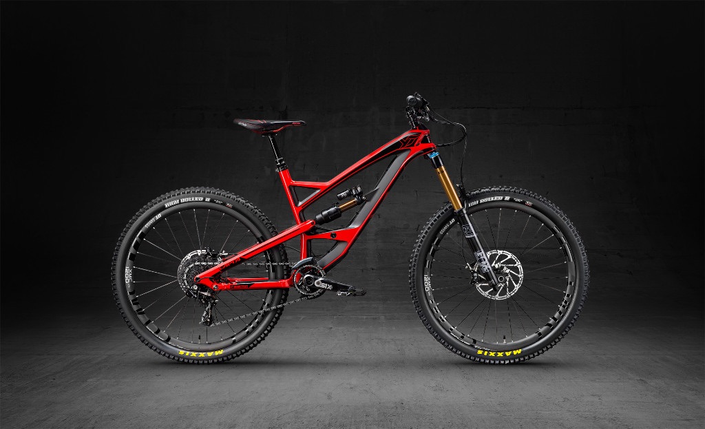 Capra-CF-Pro-Race