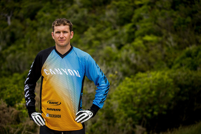Justin-Leov-in-Canyon-Factory-Enduro-Team